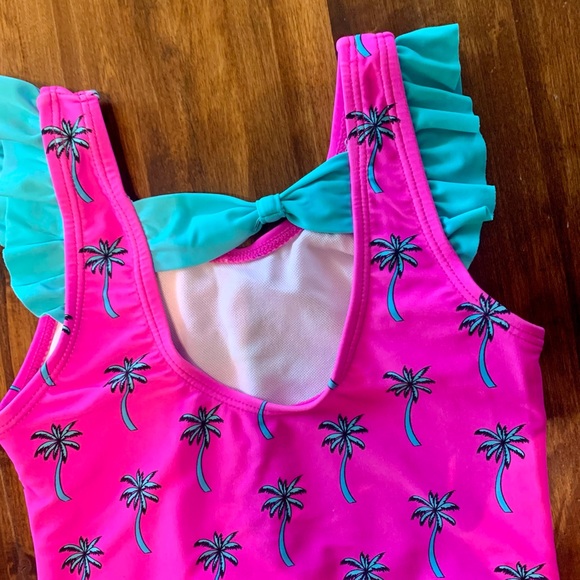 ☀️🌊Bucee’s Toddler Girl Swimsuit 3T - Picture 3 of 6